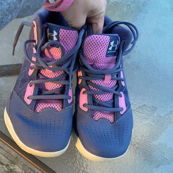 Under Armour Basketball Shoes - Picture 6 of 7